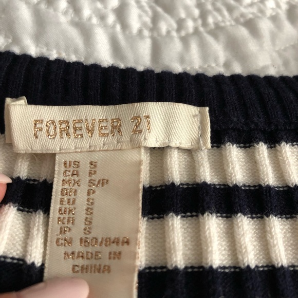Forever 21 Cropped Navy Sweater - Picture 3 of 4